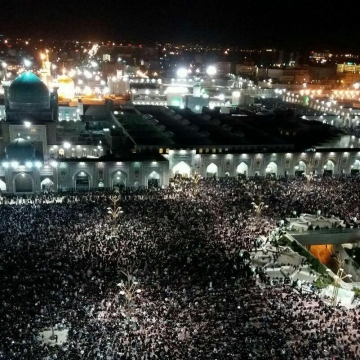 ویدئو: تصاویر هوایی از مراسم احیاء شب قدر حرم مطهر رضوی