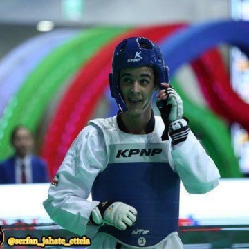 میر هاشم حسینی با پیروزی ۶ بر ۵ برابر نماینده آذربایجان یه فینال مسابقات جهانی تکواندو رسید و مدال نقره خود را قطعی کرد.
