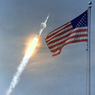 در چنین روزی در سال ١٩۶٩، آپولو ١١ با هدف اولین سفر انسان به ماه، به فضا پرتاب شد.