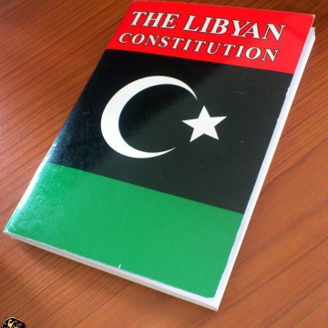 پیش نویس نخستین قانون اساسی لیبی پس از سرنگونی معمر قذافی تصویب شد