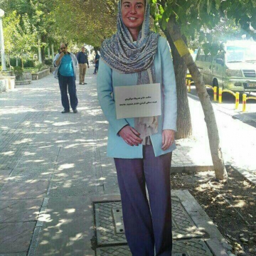 ماکت موگرینی در خیابان کریم خان در شیراز جهت گرفتن عکس سلفی اقشار کم درآمد