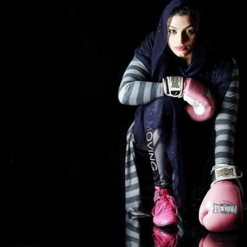 تینا آخوندتبار بعنوان اولین دختر بوکسور محجبه ایرانی مقابل حریف چینی بازنده شد