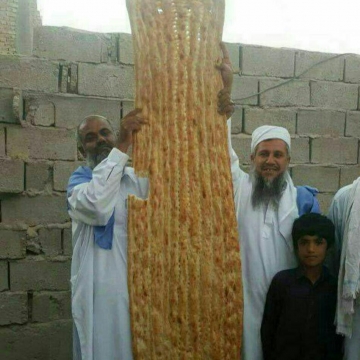 بزرگترین نان سنگک جهان در بلوچستان ثبت شده در کتاب گینس!