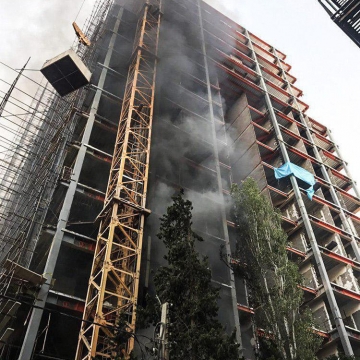 آتش سوزی در برج در حال ساخت در نیاوران تهران