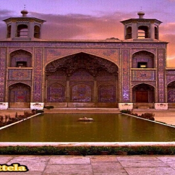 حیاط مسجد نصیر الملک شیراز