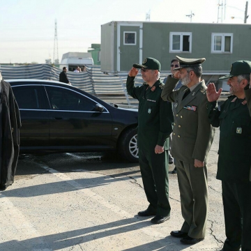 احترام نظامی فرماندهان ارشد نیروهای مسلح برای ورود رئیس جمهور