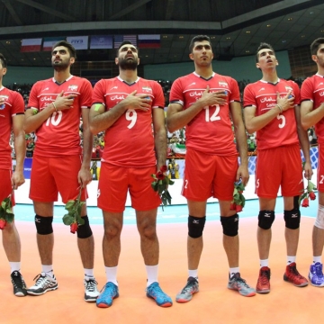 اهدای مدال و جایزه صد هزار دلاری به تیم ملی والیبال ایران