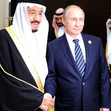 ویدئو : لحظه ورود پوتین به کاخ کرملین برای دیدار با پادشاه عربستان