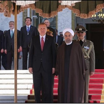 ویدیو: استقبال رسمی روحانی از رجب طیب اردوغان در کاخ سعدآباد