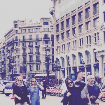 اینستاگرام گردی : رز رضوی در بارسلونا