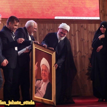 ظریف در همایش هاشمی رفسنجانی و ۸ سال دفاع مقدس