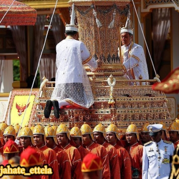 جنازه پادشاه تایلند پس از یک سال تشییع شد