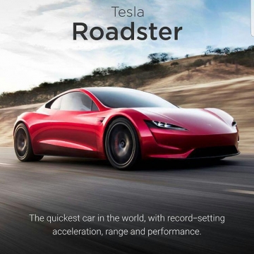شرکت تسلا بهترین ماشین خودش رو هم با نام Roadster رونمایی کرد.