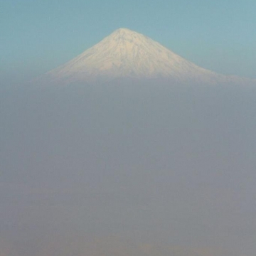 عکس هوایی از دماوند زیر غبار و آلودگی