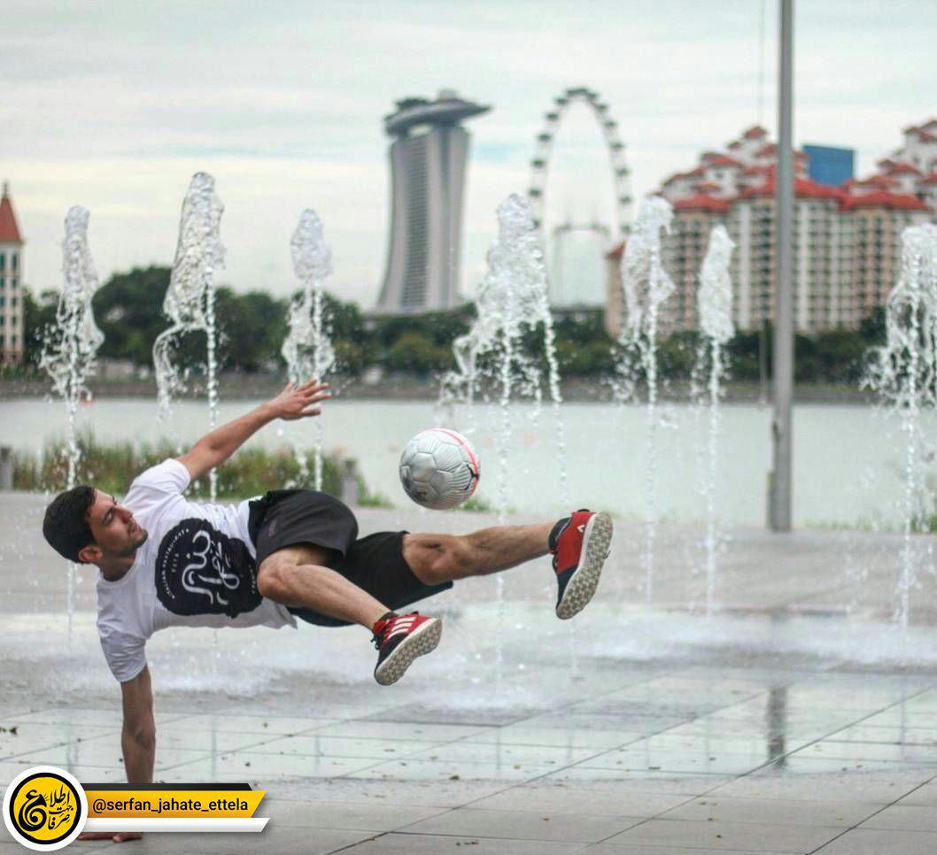 احمدرضا فلسفی رتبه سوم مسابقات آسیاسی فوتبال نمایشی سنگاپور را بدست آورد