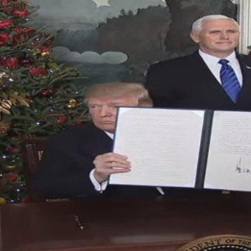 ترامپ فرمان انتقال سفارت آمریکا به بیت المقدس را امضا کرد