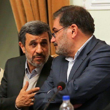 جزییات حرف های عجیب احمدی نژاد با شمخانی