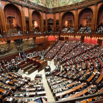 انحلال پارلمان در ایتالیا