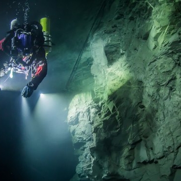 کشف طولانی ترین غار زیر آبی جهان