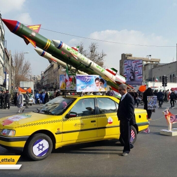 تاکسی موشکی در حاشیه راهپیمایی ۲۲ بهمن