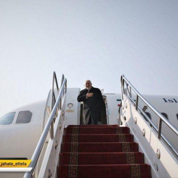 ظریف، در صدر یک هیات سیاسی و اقتصادی تهران را به مقصد کویت ترک کرد.