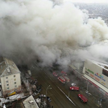 در اثر آتش‌سوزی در یک مرکز خرید در روسیه دست‌کم ۴۸ نفر جان باختند.