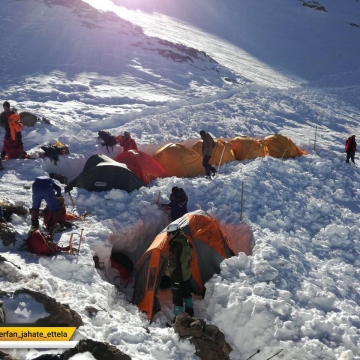 آغاز عملیات جستجو در ارتفاعات دنا در پنجاه و نهمین روز از سقوط هواپیمای تهران یاسوج