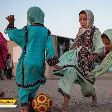 تصویر روز: فوتبال دخترکان بلوچ / استان سیستان و بلوچستان