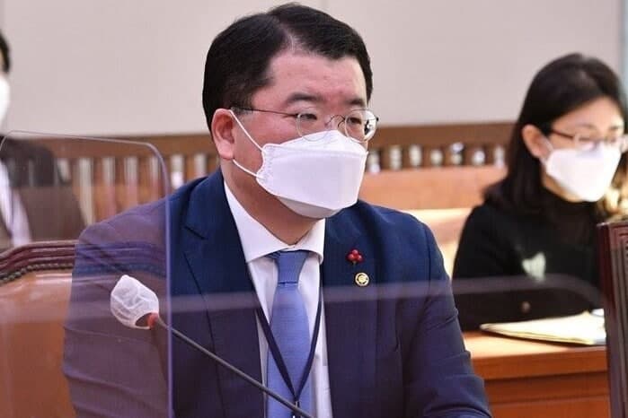 سئول: معاون وزیر خارجه کره جنوبی برای مذاکره درباره آزادسازی دارایی‌های ایران عازم وین می‌شود
