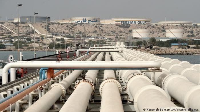 بلومبرگ: چین نفت ایران را به عنوان نفت عمان و مالزی ارزان می‌خرد