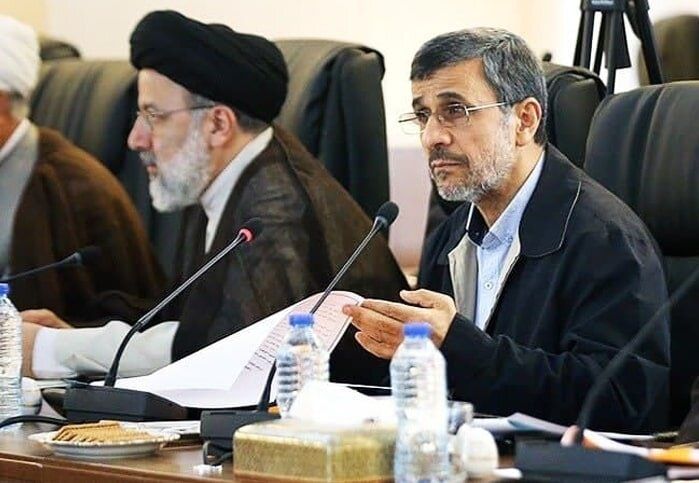 حمله رئیس‌جمهور سابق به رئیسی؛ احمدی‌نژاد: در حال عقبگرد هستیم!