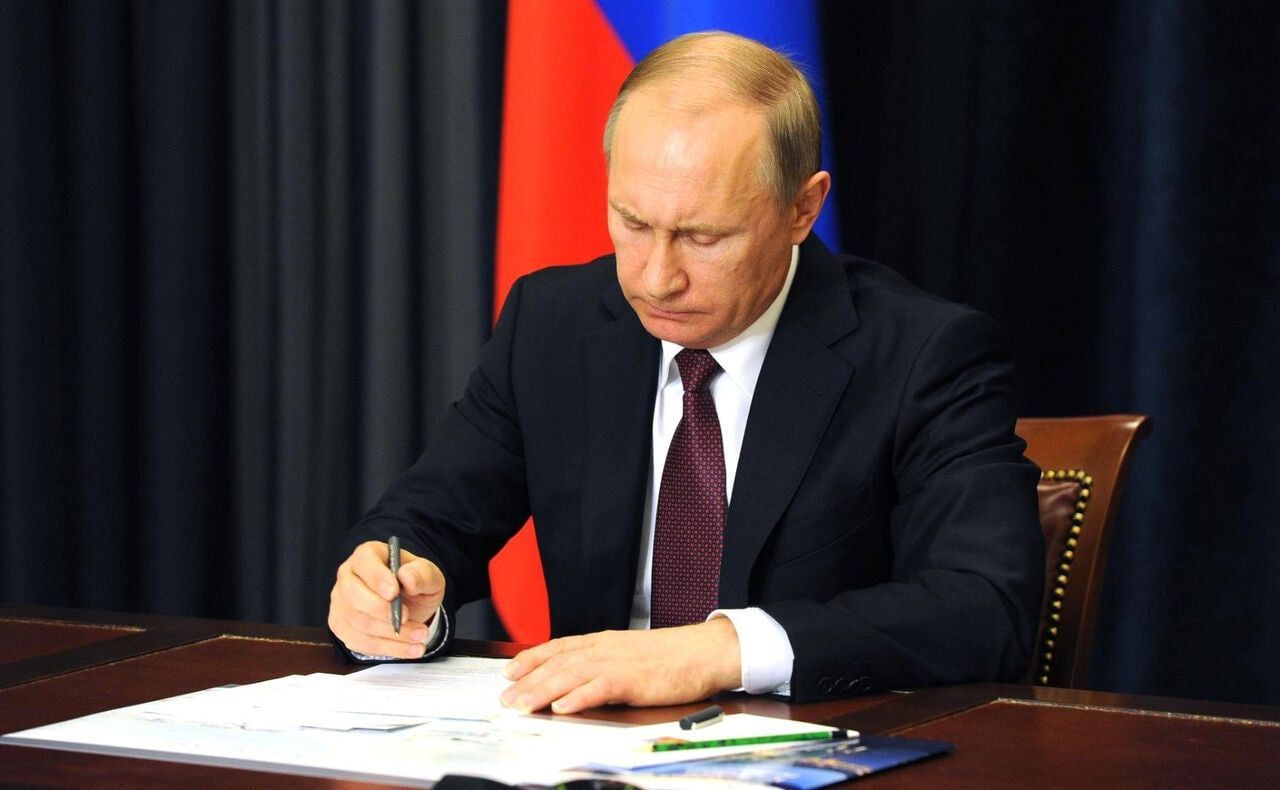 پوتین فرمان تحریم برخی کشورهای خارجی را امضا کرد