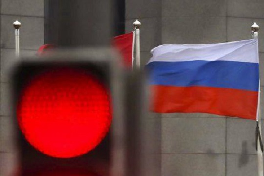 اتحادیه اروپا، ۹۰ درصد واردات نفت از روسیه را تحریم کرد