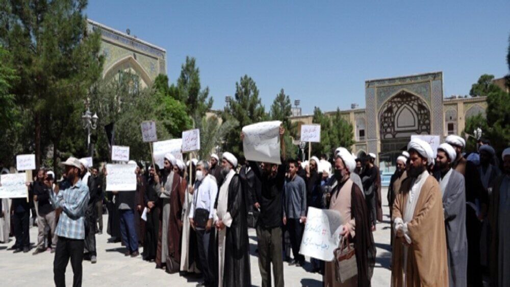 اعتراض جمعی از حوزویان قم به طرح بانکداری اسلامی مجلس