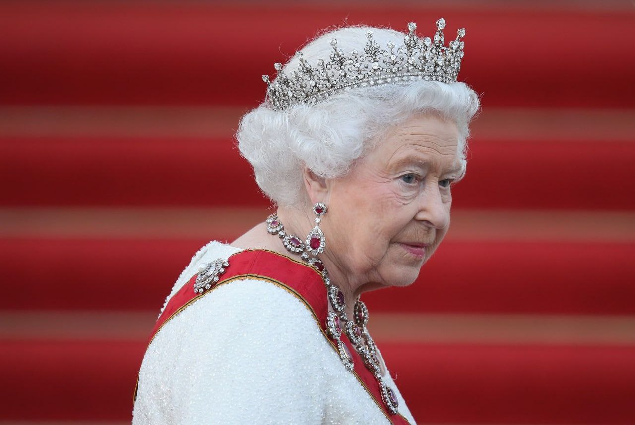 وداع خاندان سلطنتی انگلیس با الیزابت