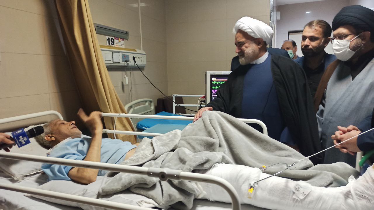 عیادت معاون اول قوه قضاییه از مجروحان حادثه تروریستی شیراز