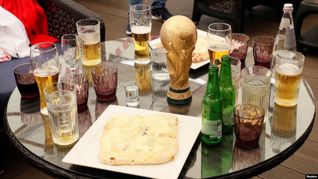 درخواست لحظه‌آخری قطری ها از فیفا! مصرف نوشیدنی‌ در ورزشگاه ها ممنوع شود