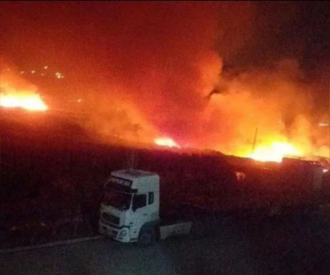 سه کامیون حامل مواد غذایی ایران در مرز سوریه هدف پهپاد قرار گرفت