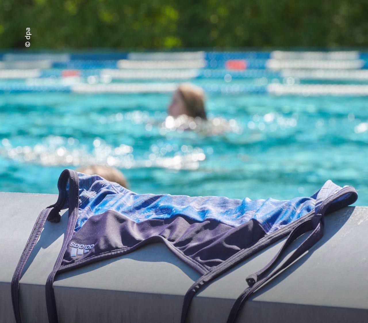 شنا با بالاتنه برهنه برای زنان در استخرهای عمومی برلین مجاز شد