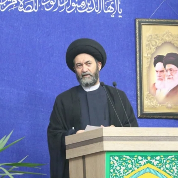 امام جمعه اردبیل: چند وزیر، ایران را بر باد می‌دهند