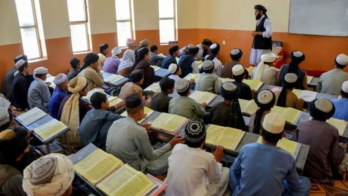 اتفاقی خطرناک بیخ گوش ایران؛ طالبان در مدارس جهادی جنگجویان «انتحاری» تربیت می‌کند؟