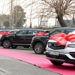 جیلی رسما به بازار خودروی ایران بازگشت / آزکارا زیر پای خریداران