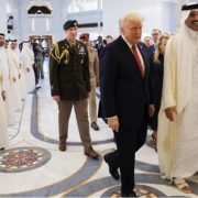 کاخ سفید: «ترامپ» توافقنامه بیش از یک تریلیون دلاری با قطر امضا کرد